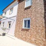 Feriehus Olea Stone House Near The Sea