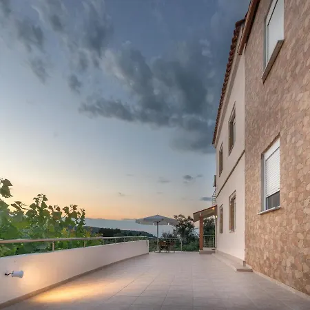 Feriehus Olea Stone House Near The Sea *