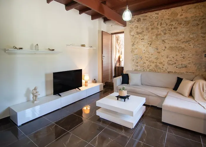 Olea Stone House Near The Sea بيت للعطل