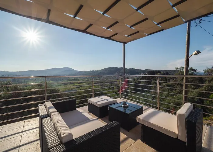 Olea Stone House Near The Sea بيت للعطل