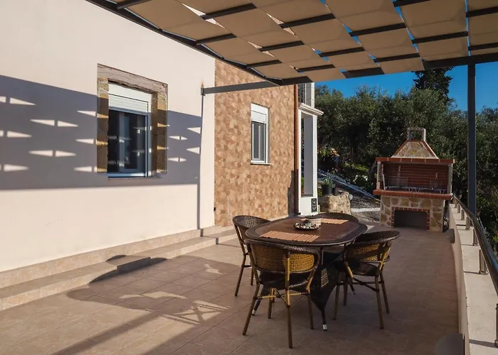 Olea Stone House Near The Sea بيت للعطل *